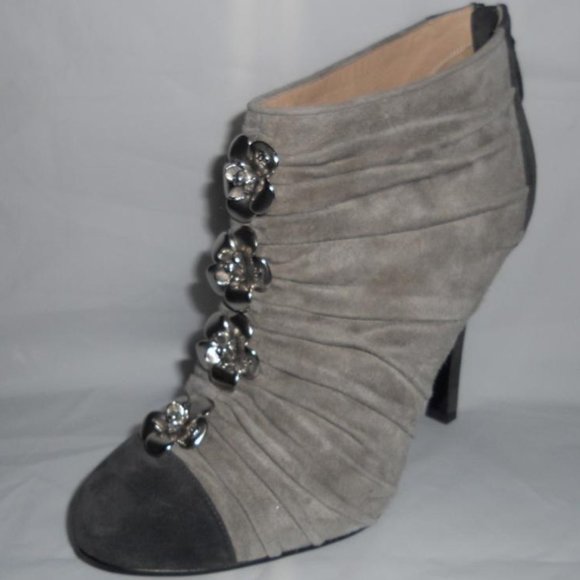 CHANEL 12A Two Tone Suede Ruched Camellia Flower Ankle Booties Boots Grey $1550 - Picture 2 of 11